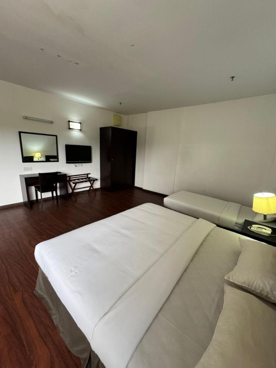 Hotel Pandan Johor Bahru Exterior photo